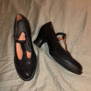 BORN leather t-strap heels 8